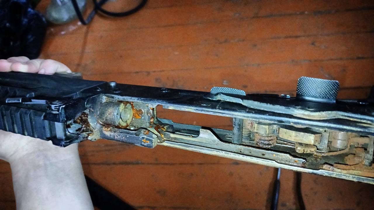 Детали конструкции автомата АК-12