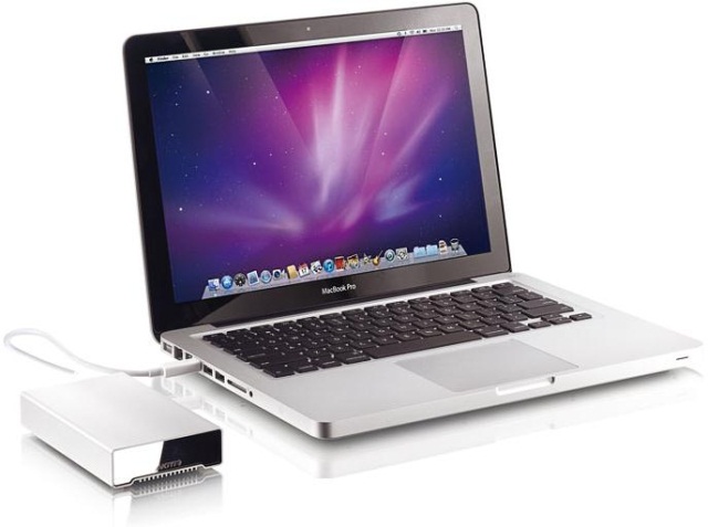 Akitio Neutrino 256GB SSD Thunderbolt - внешний твердотельный накопитель с интерфейсом Thunderbolt-2