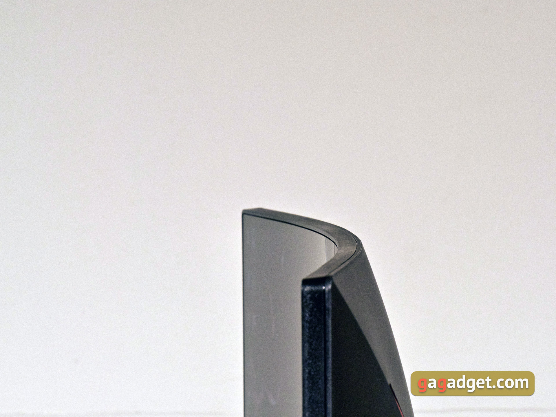 Обзор AOC CQ32G1: 32-дюймовый изогнутый геймерский монитор с частотой 144 Гц-9