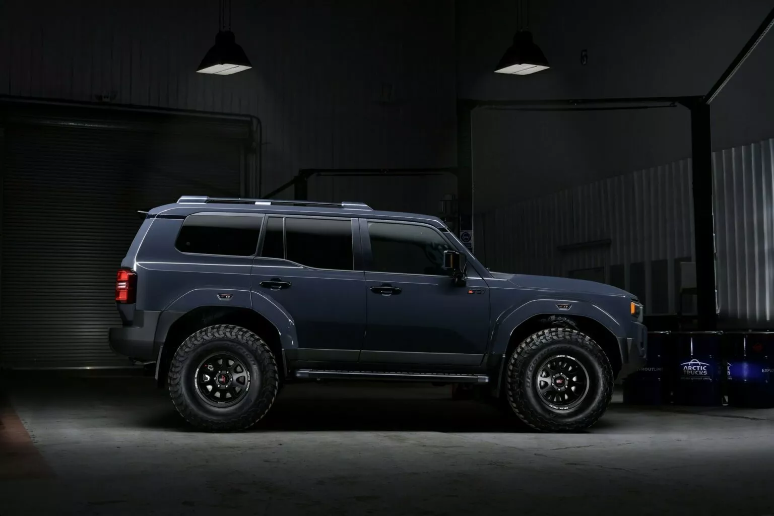 Toyota Land Cruiser 250 AT37 off-roading