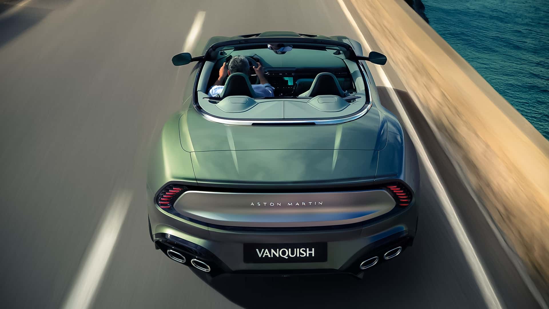 Aston Martin Vanquish Volante 2025.