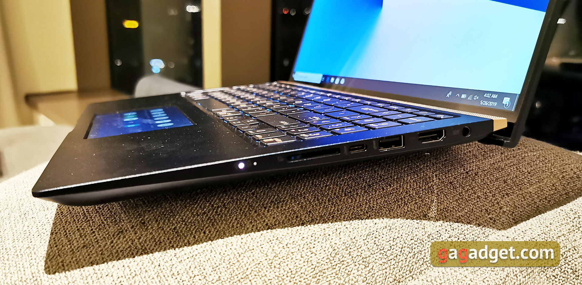 ASUS на Computex 2019: електретні геймерскі навушники, 240 Гц портативний монітор та інші круті штуки-5