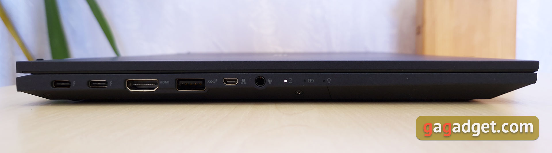 Огляд ASUS ExpertBook B7 Flip (B7402FEA): флагманський корпоративний ноутбук з надійним корпусом-10
