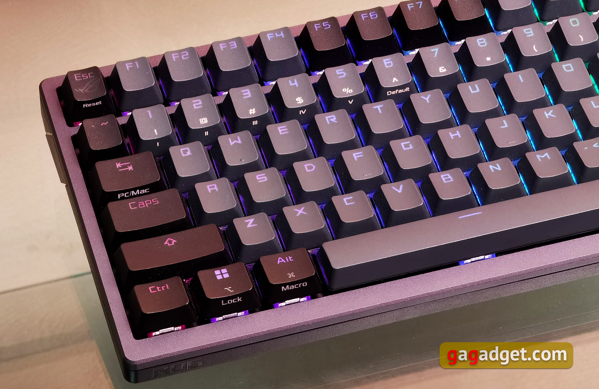 ASUS ROG Azoth review: an uncompromising mechanical keyboard for gamers that you wouldn't expect-16