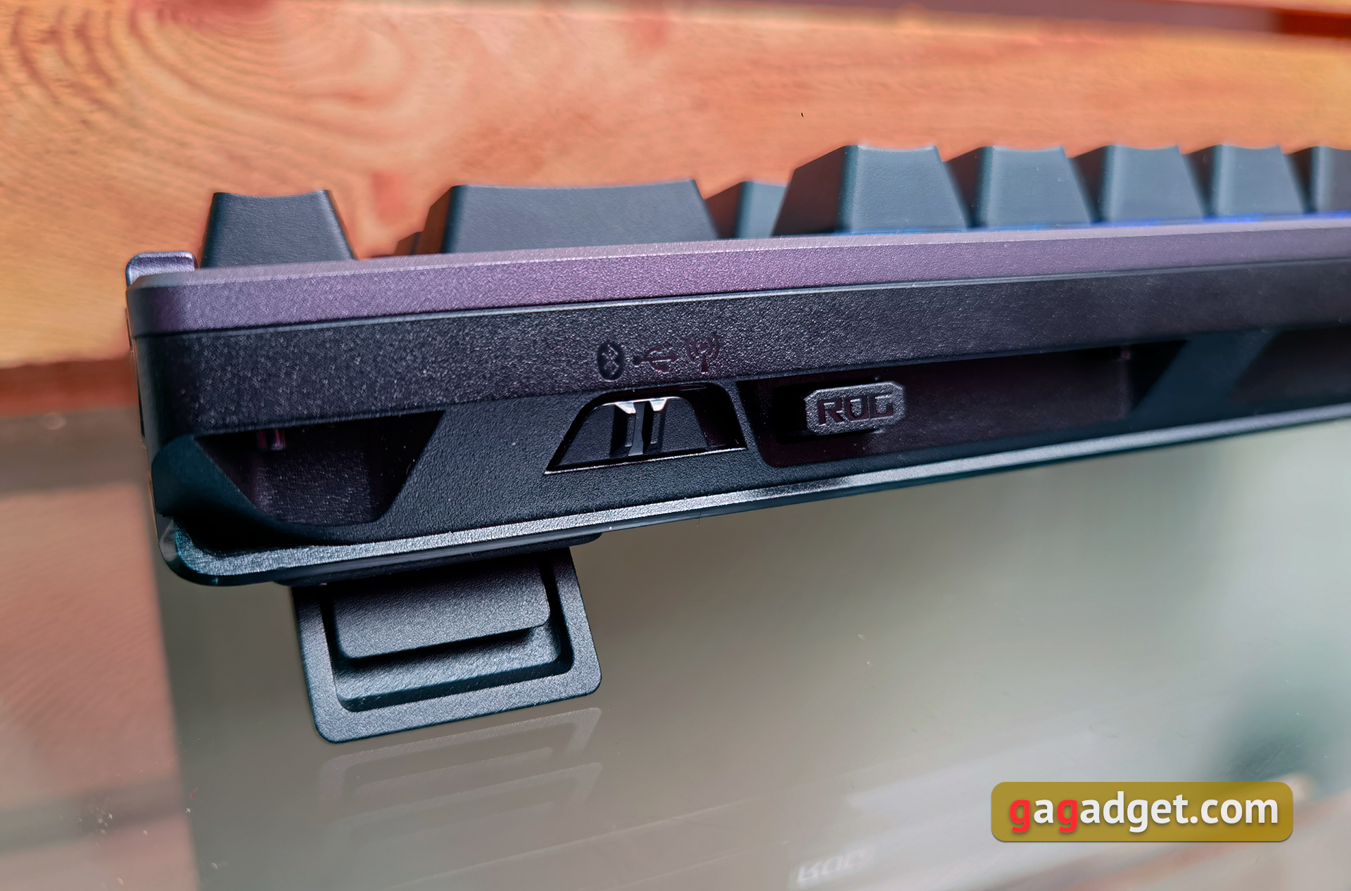 ASUS ROG Azoth review: an uncompromising mechanical keyboard for gamers that you wouldn't expect-18