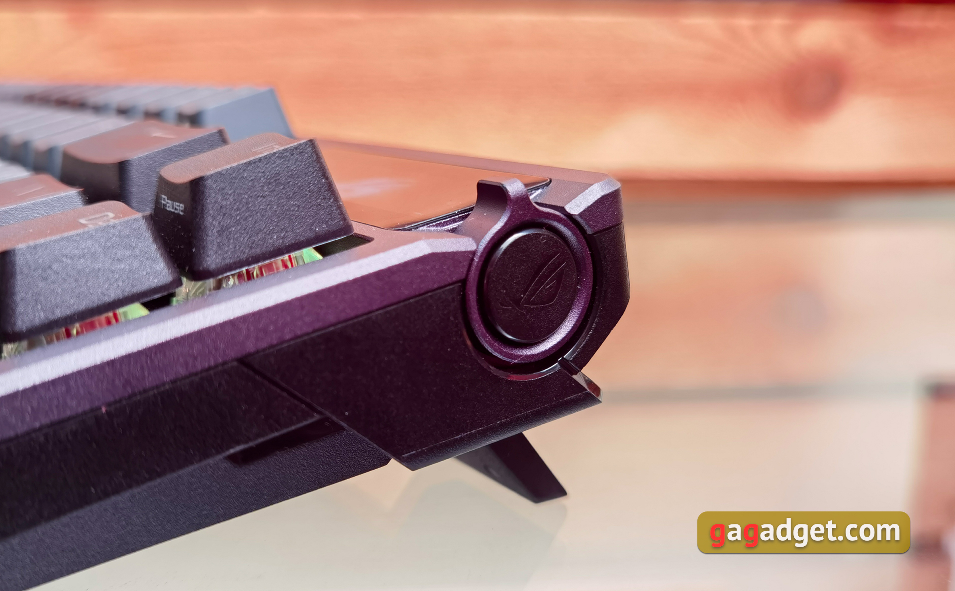 ASUS ROG Azoth review: an uncompromising mechanical keyboard for gamers that you wouldn't expect-13