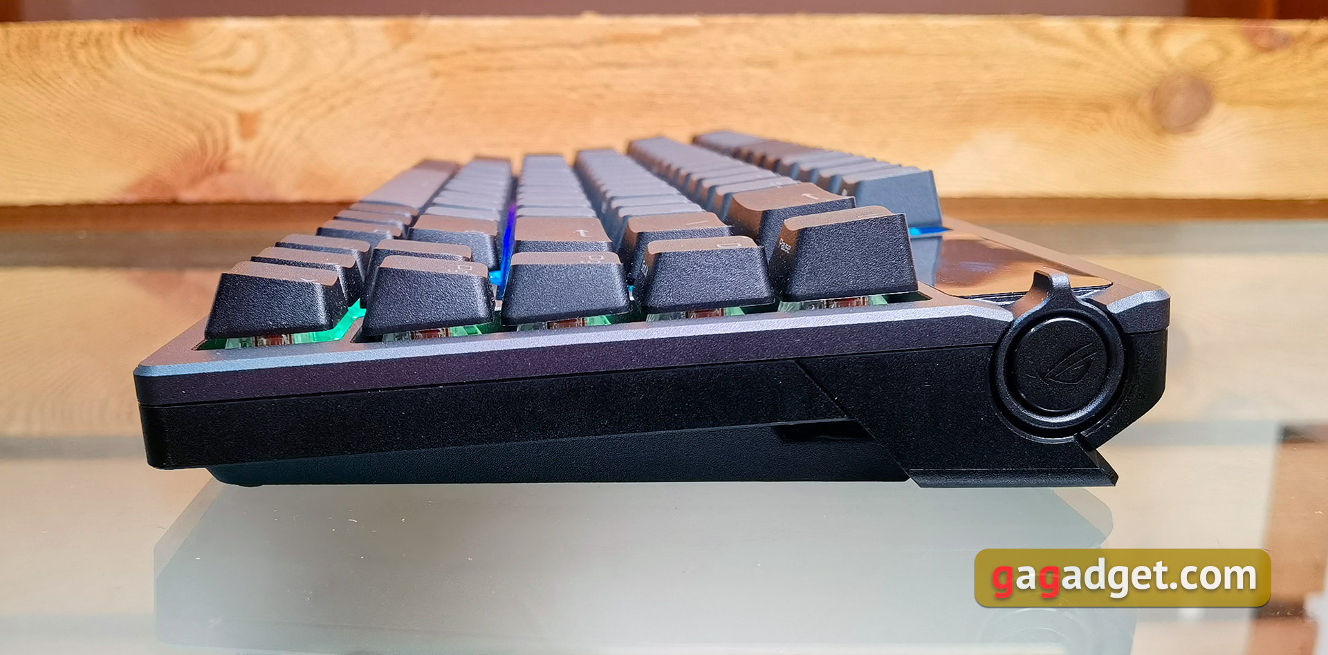 ASUS ROG Azoth review: an uncompromising mechanical keyboard for gamers that you wouldn't expect-30