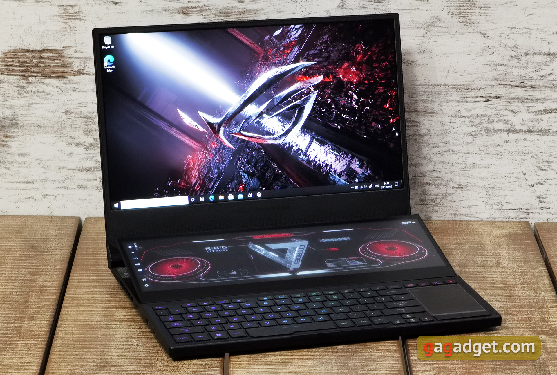 First Impressions: ASUS ROG gaming laptops with AMD processors and RTX 3000 series graphics seen in real!