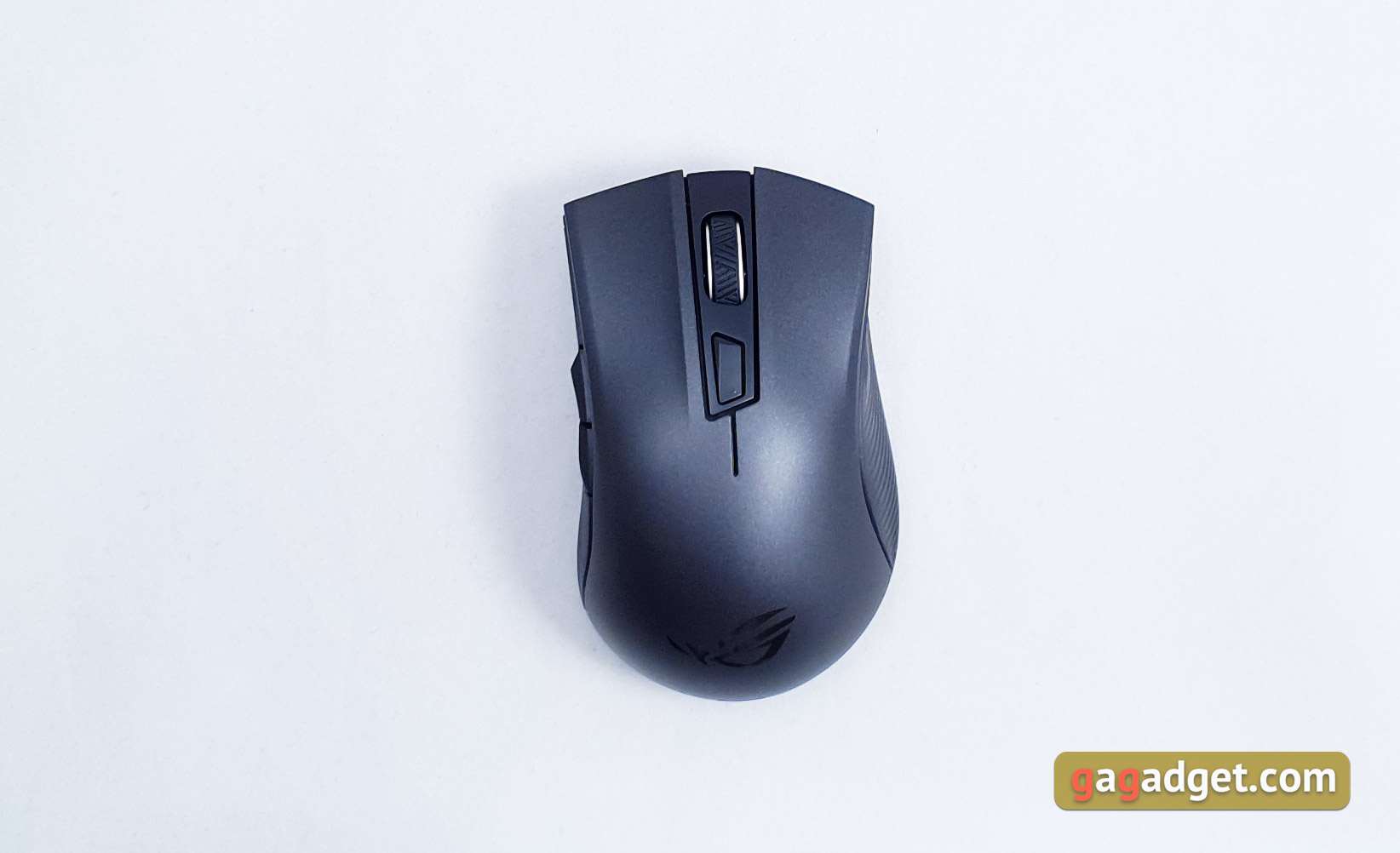 Обзор ASUS ROG Strix Carry: беспроводная игровая мышь для геймеров-путешественников-10
