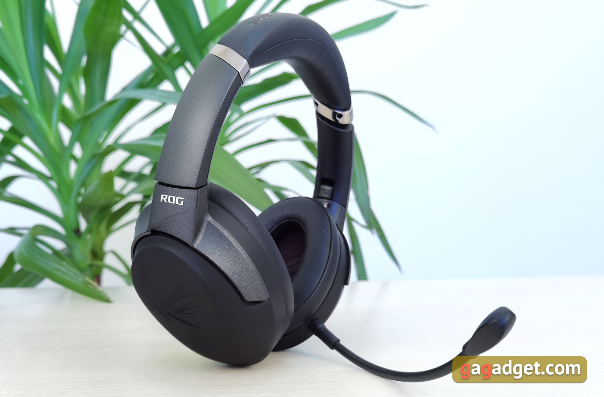 Обзор ASUS ROG Strix GO 2.4: беспроводная игровая гарнитура для любых платформ с AI-шумоподавлением-2