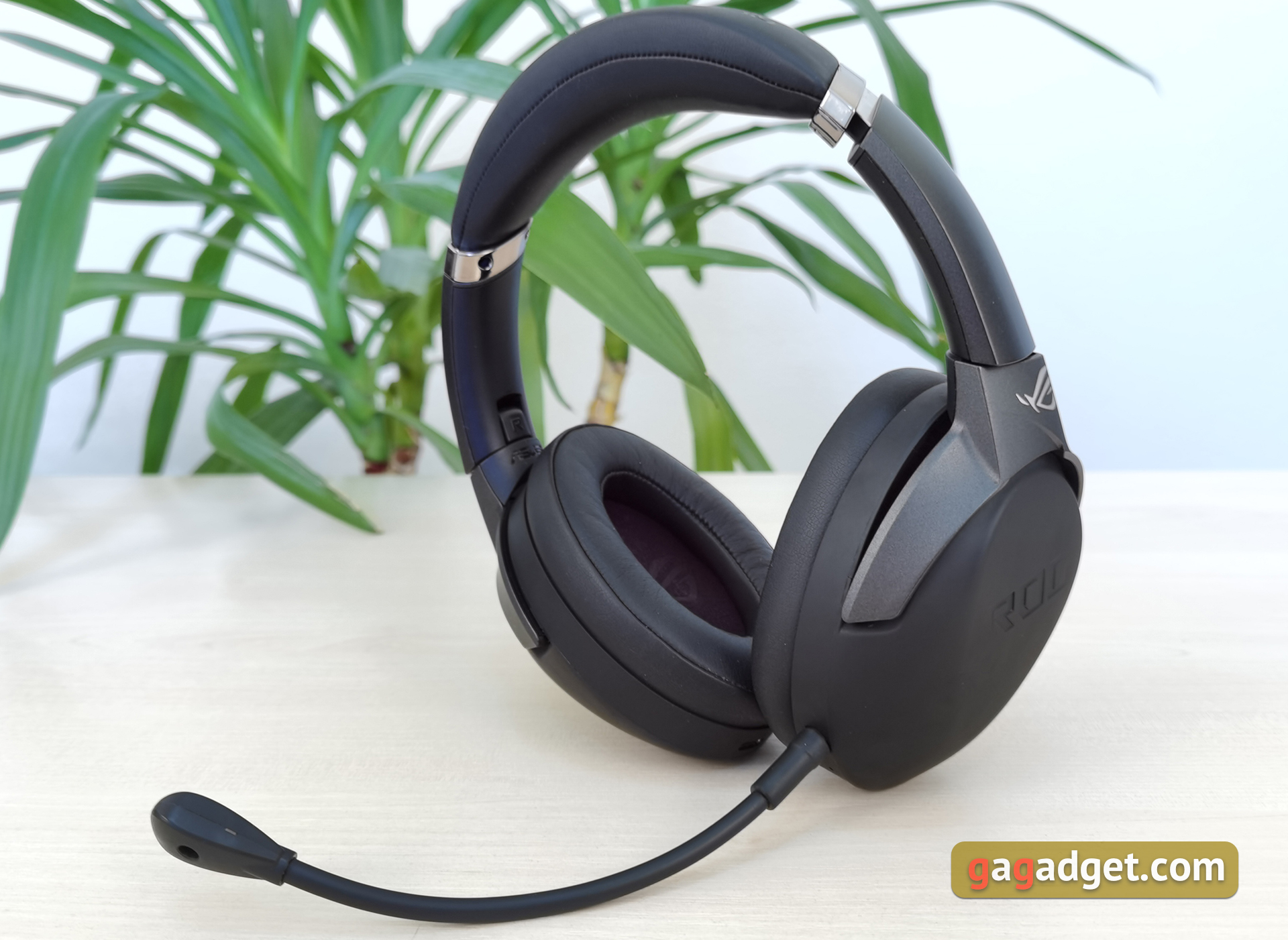 Обзор ASUS ROG Strix GO 2.4: беспроводная игровая гарнитура для любых платформ с AI-шумоподавлением-11