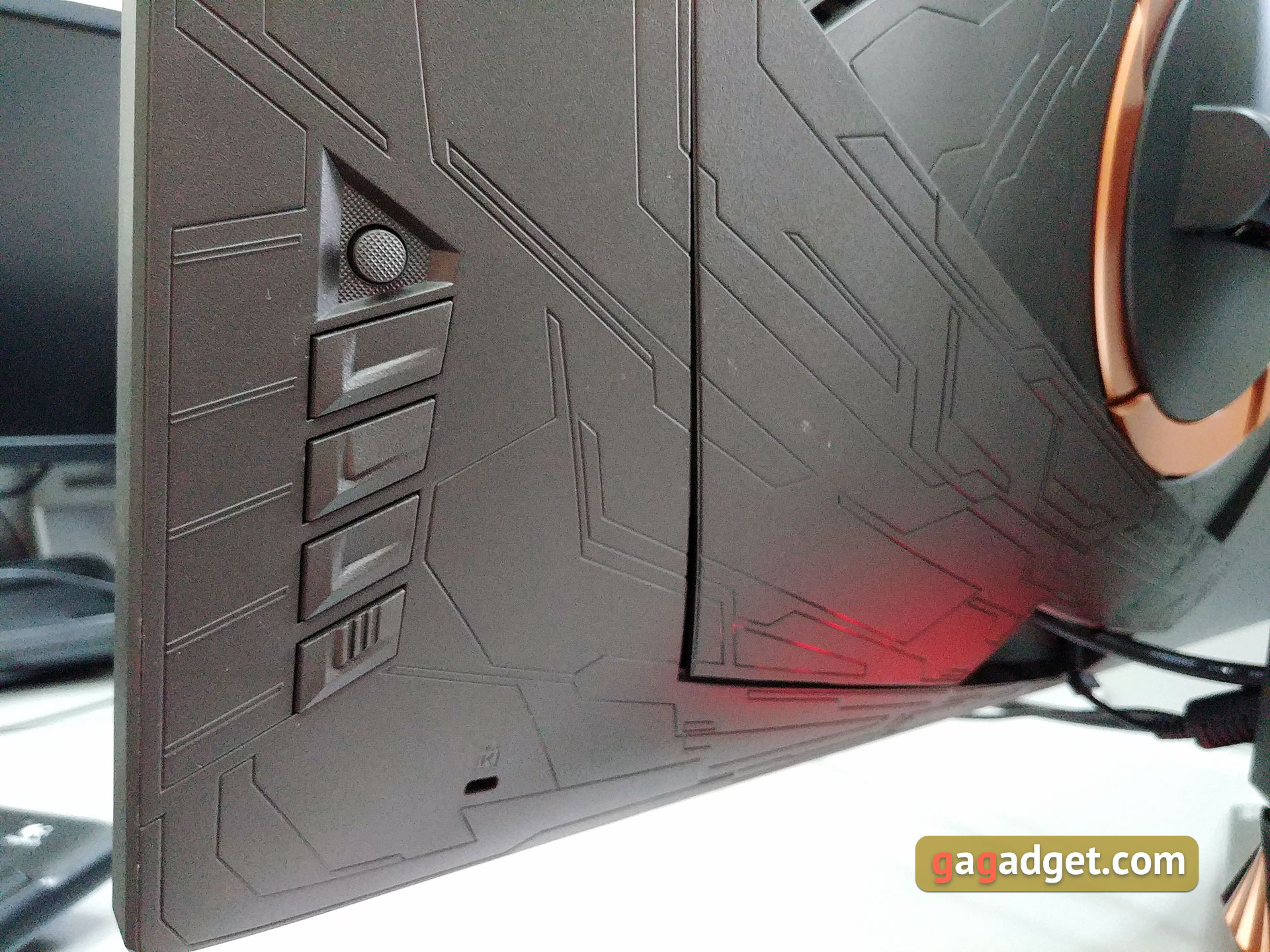 asus-rog-strix-pg258q-08.jpg