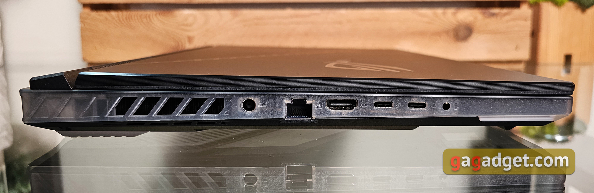 Огляд ASUS ROG Strix SCAR 16 (2023): тотальне домінування на віртуальному полі бою-16