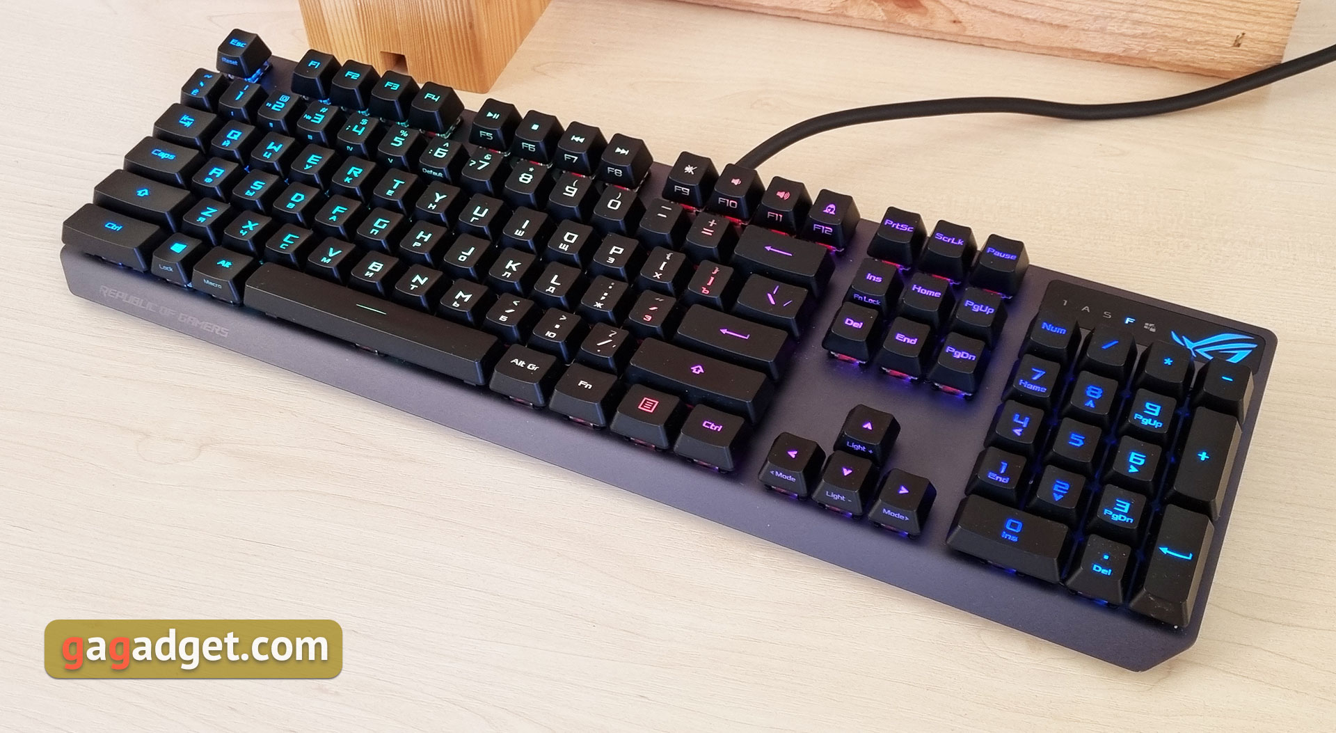 Обзор ASUS ROG Strix Scope RX: оптико-механическая геймерская клавиатура с влагозащитой-4