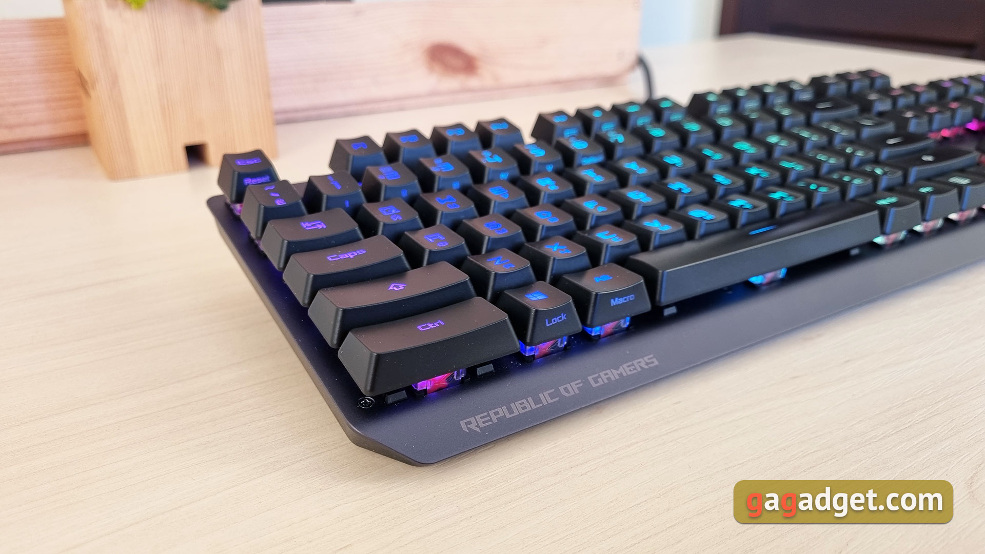 Обзор ASUS ROG Strix Scope RX: оптико-механическая геймерская клавиатура с влагозащитой-5