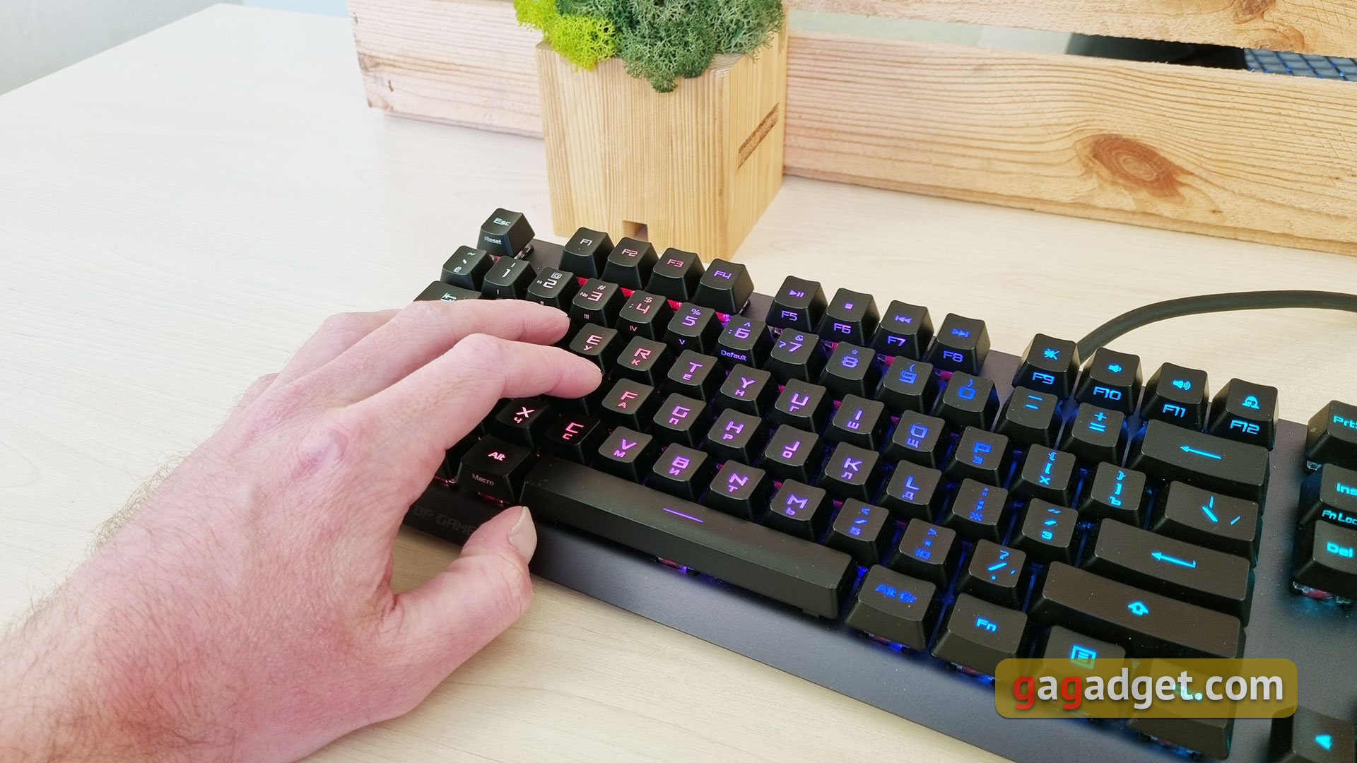 Обзор ASUS ROG Strix Scope RX: оптико-механическая геймерская клавиатура с влагозащитой-19
