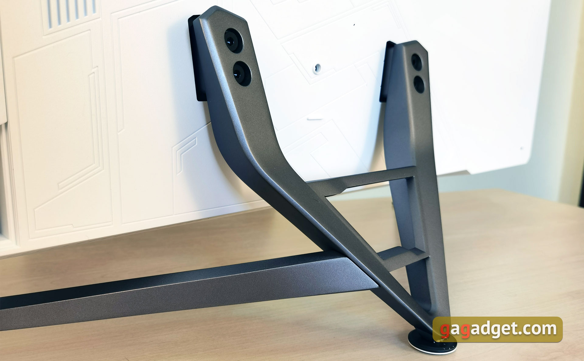 ASUS ROG Strix XG43UQ Overview: The Best Display for Next-Generation Gaming Consoles-9