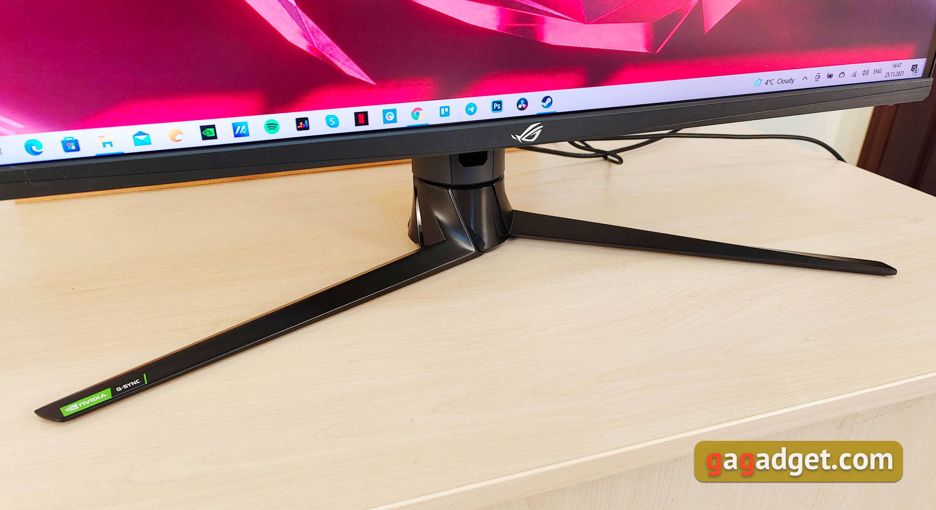 Обзор ASUS ROG Swift PG32UQ: игровой 4K-монитор на квантовых точках-4