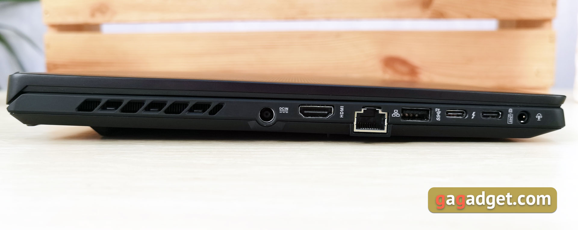 ASUS ROG Zephyrus M16: забійна сила 16-дюймового калібру-8