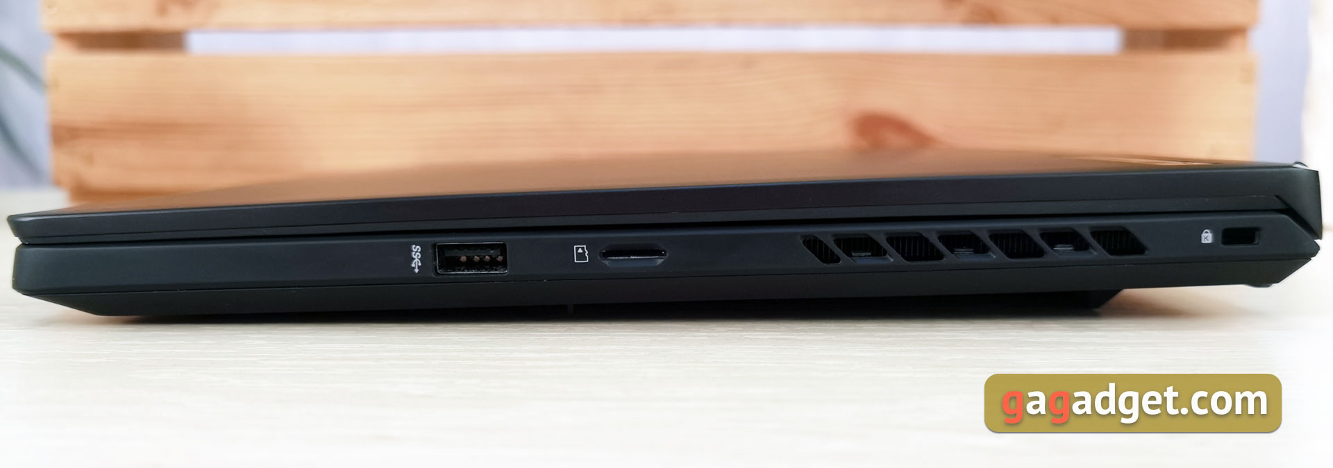 ASUS ROG Zephyrus M16: забійна сила 16-дюймового калібру-9