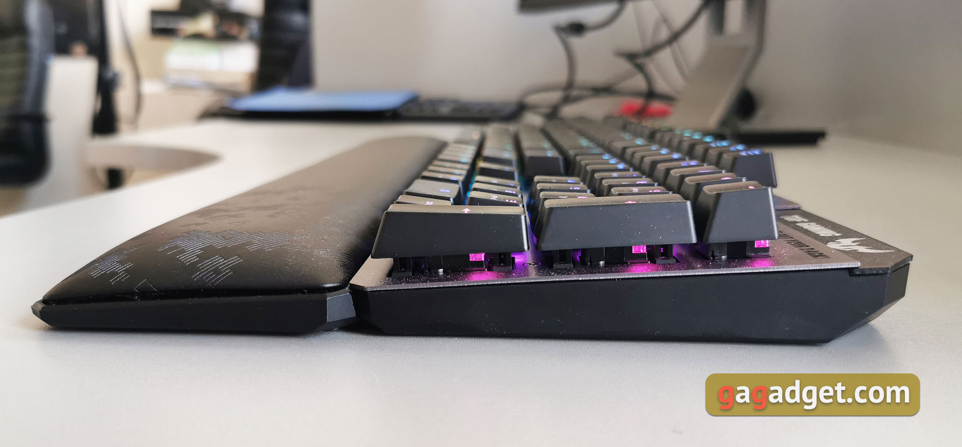 Огляд ASUS TUF Gaming K7: блискавична ігрова клавіатура з пило- та вологозахистом-15