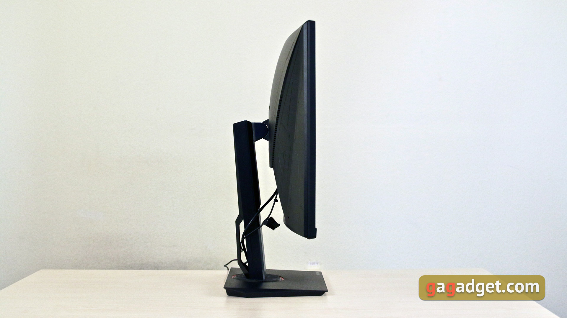 Огляд ASUS TUF Gaming VG32VQ: вигнутий геймерський монітор з 144 Гц VA-матрицею та приємною вартістю-14