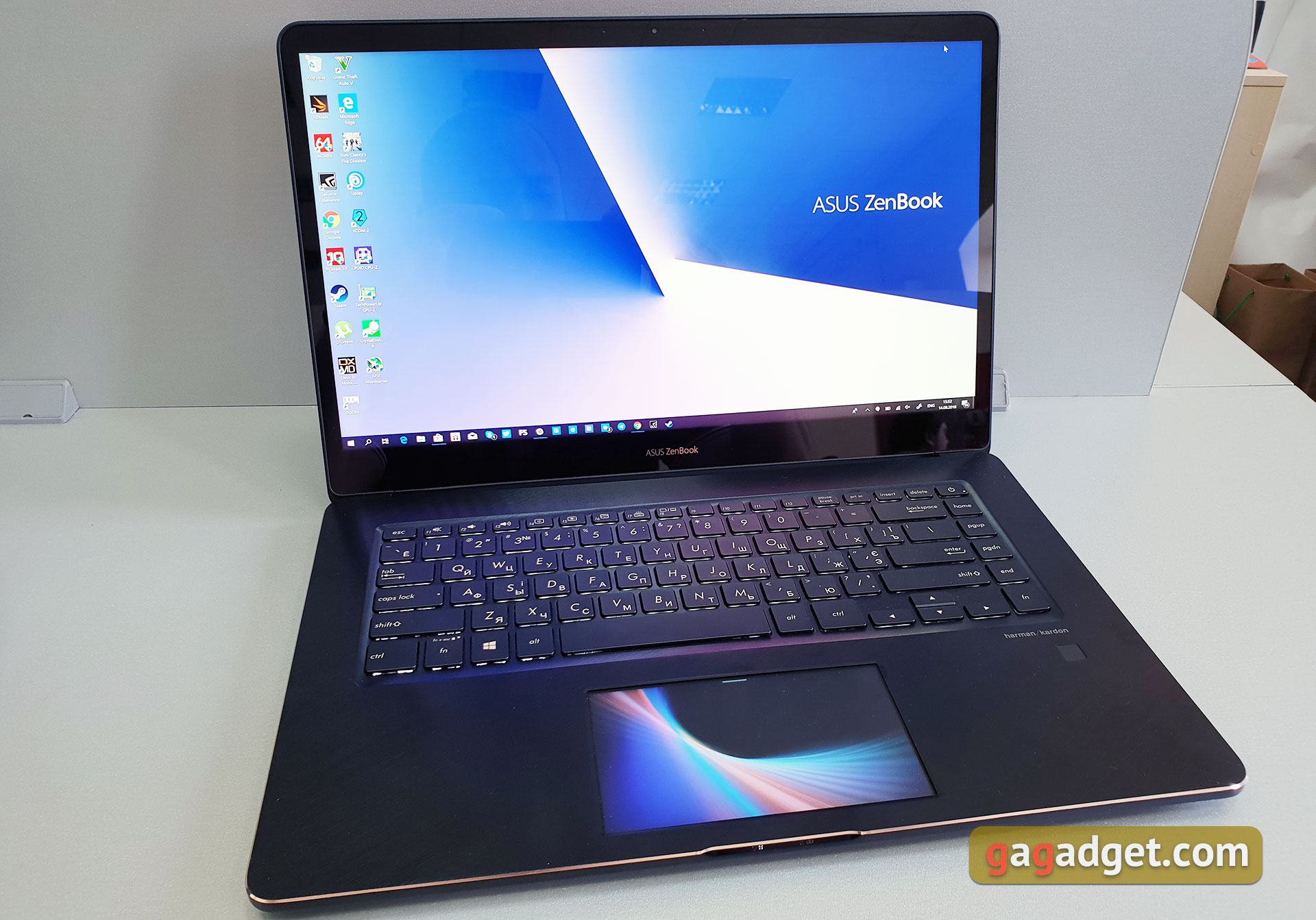 asus-zenbook-pro-ux580-01.jpg