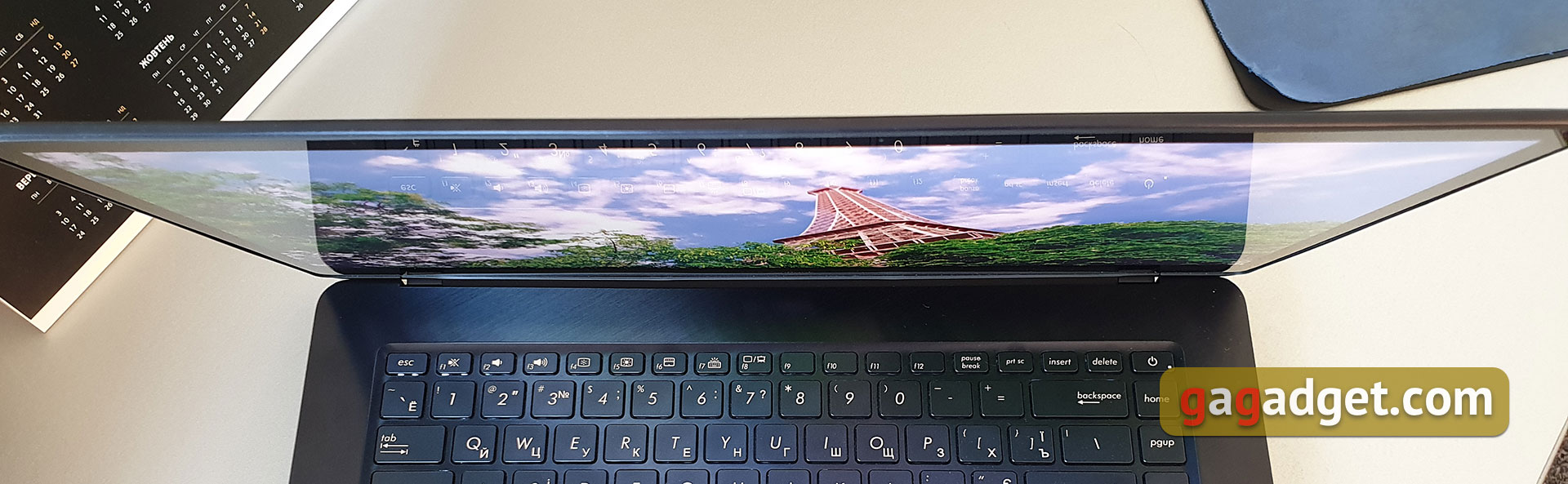 asus-zenbook-pro-ux580-21.jpg