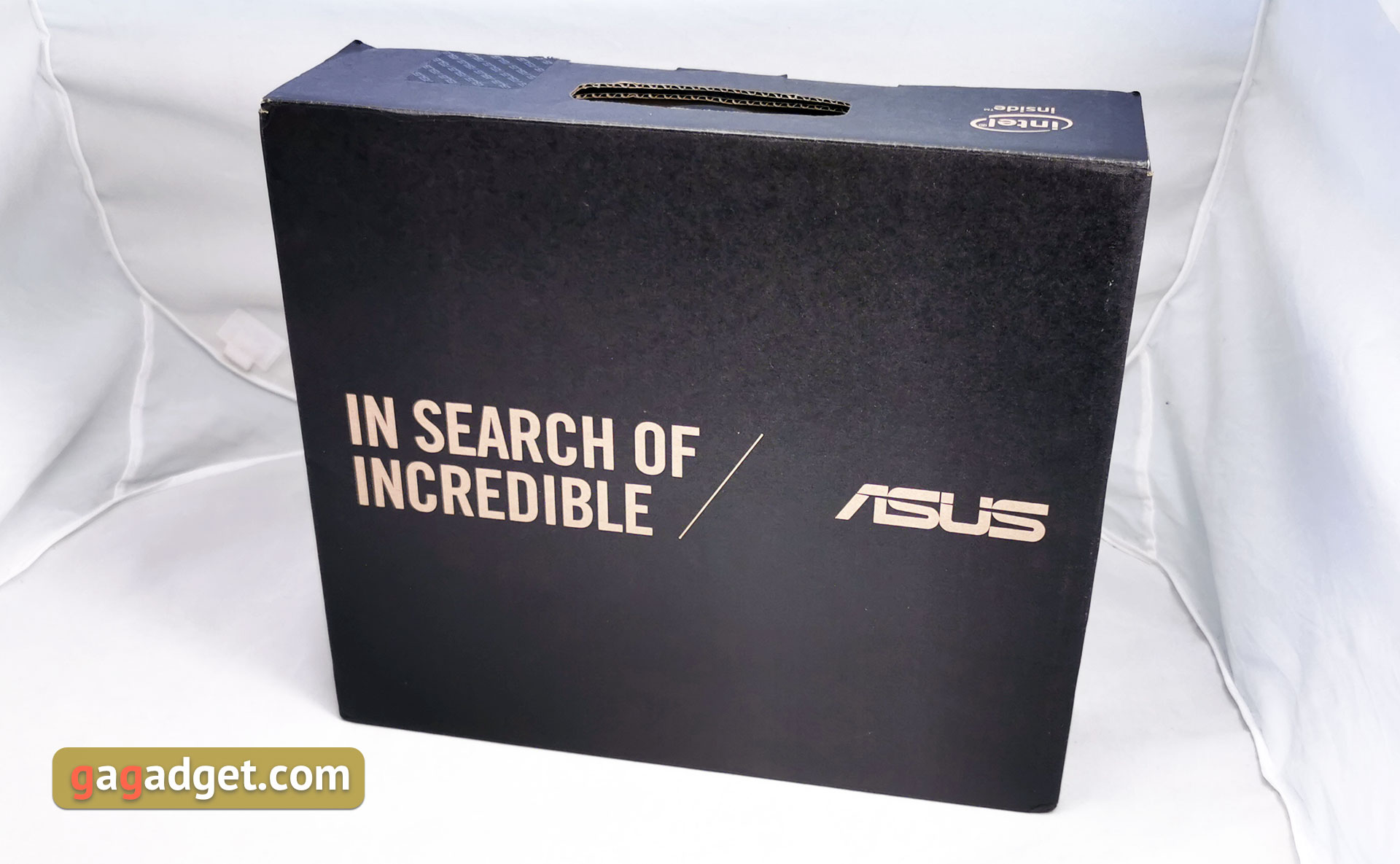 Обзор ASUS ZenBook S13: флагманский безрамочный ультрабук с обратной "монобровью"-3