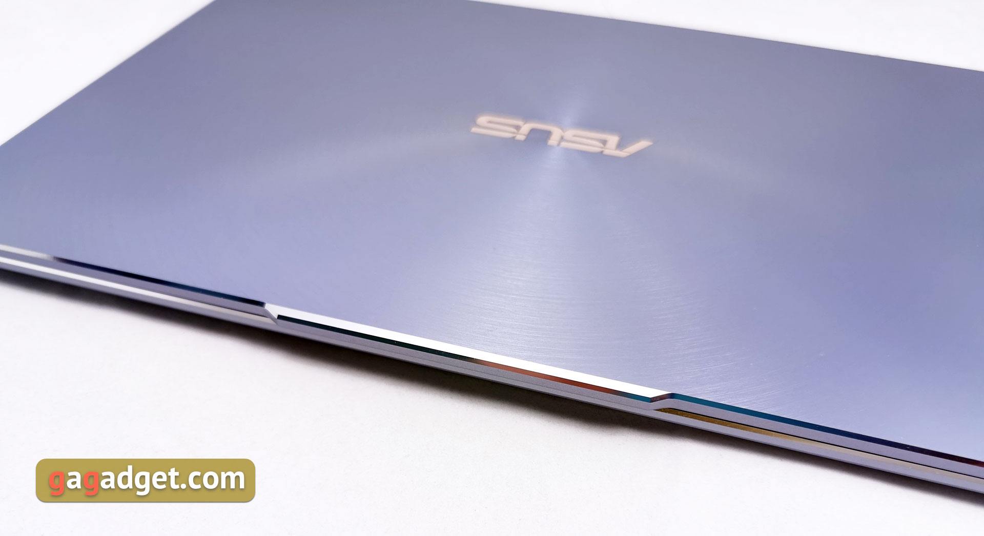 Обзор ASUS ZenBook S13: флагманский безрамочный ультрабук с обратной "монобровью"-6