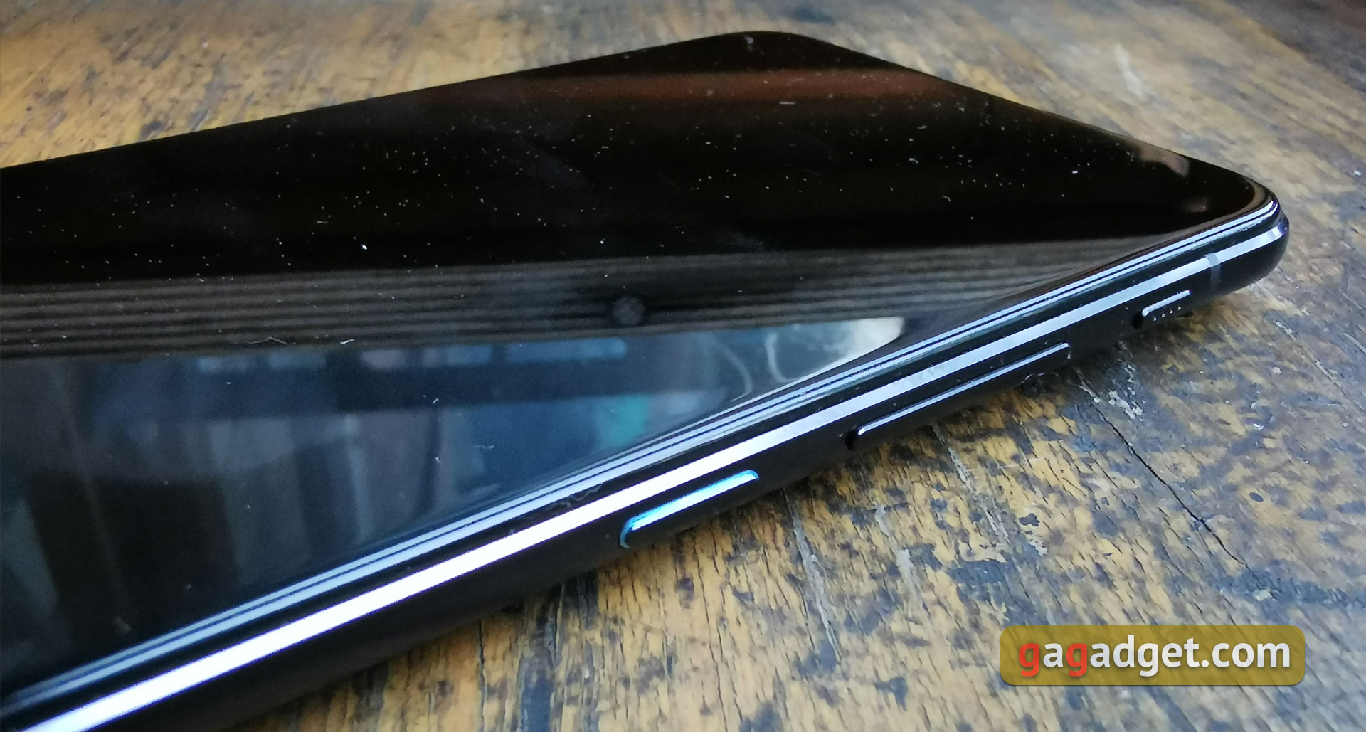 ASUS ZenFone 6 с флагманскими характеристиками и поворотной камерой своими глазами-5