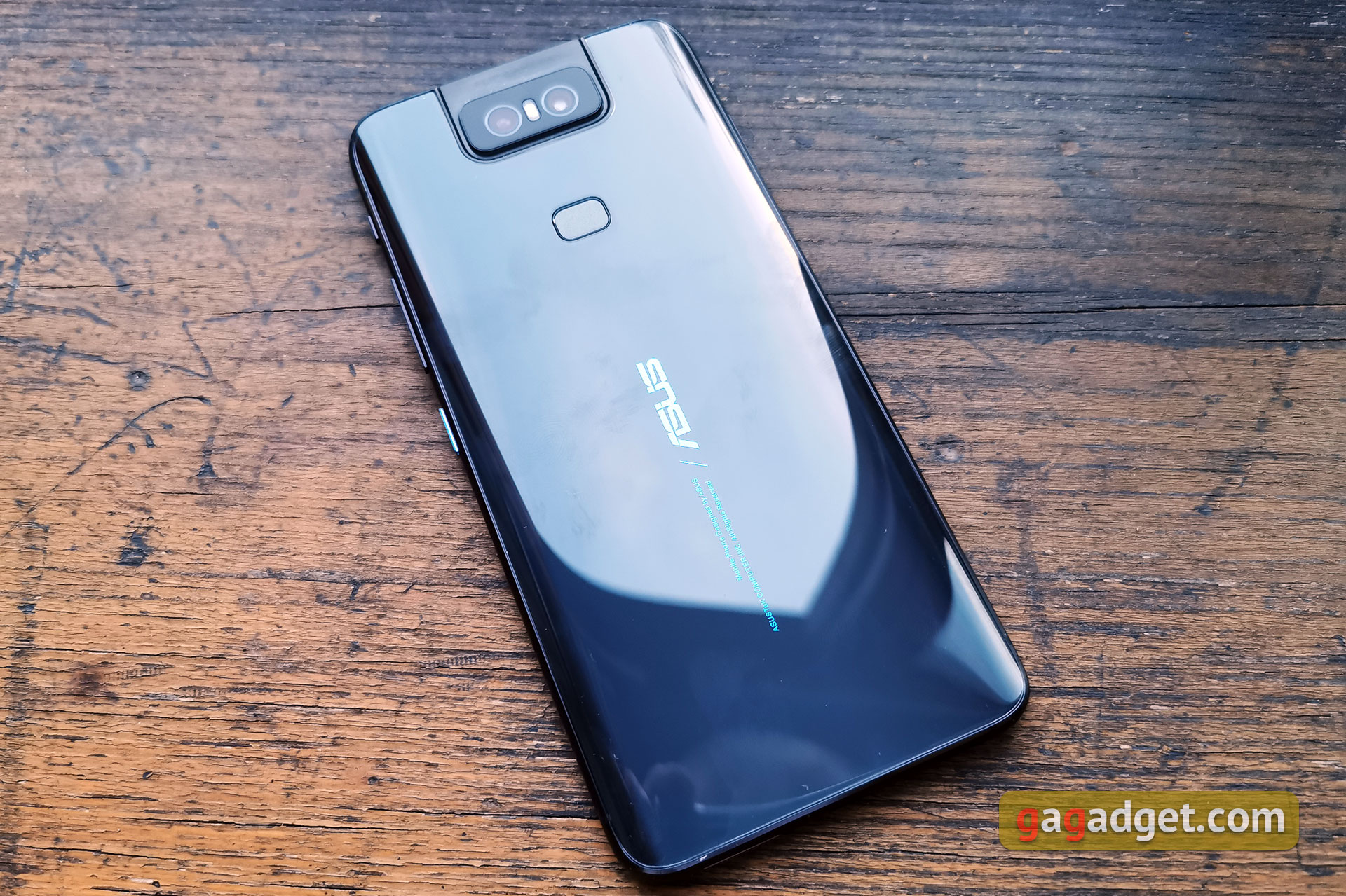 ASUS ZenFone 6 с флагманскими характеристиками и поворотной камерой своими глазами-8