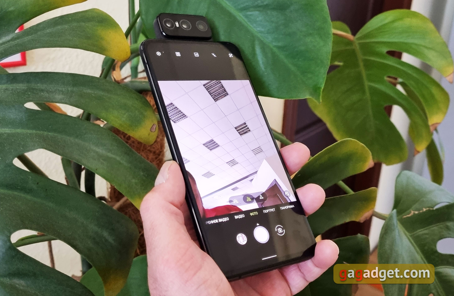 Обзор ASUS ZenFone 8 Flip: когда фронтальная камера на три объектива