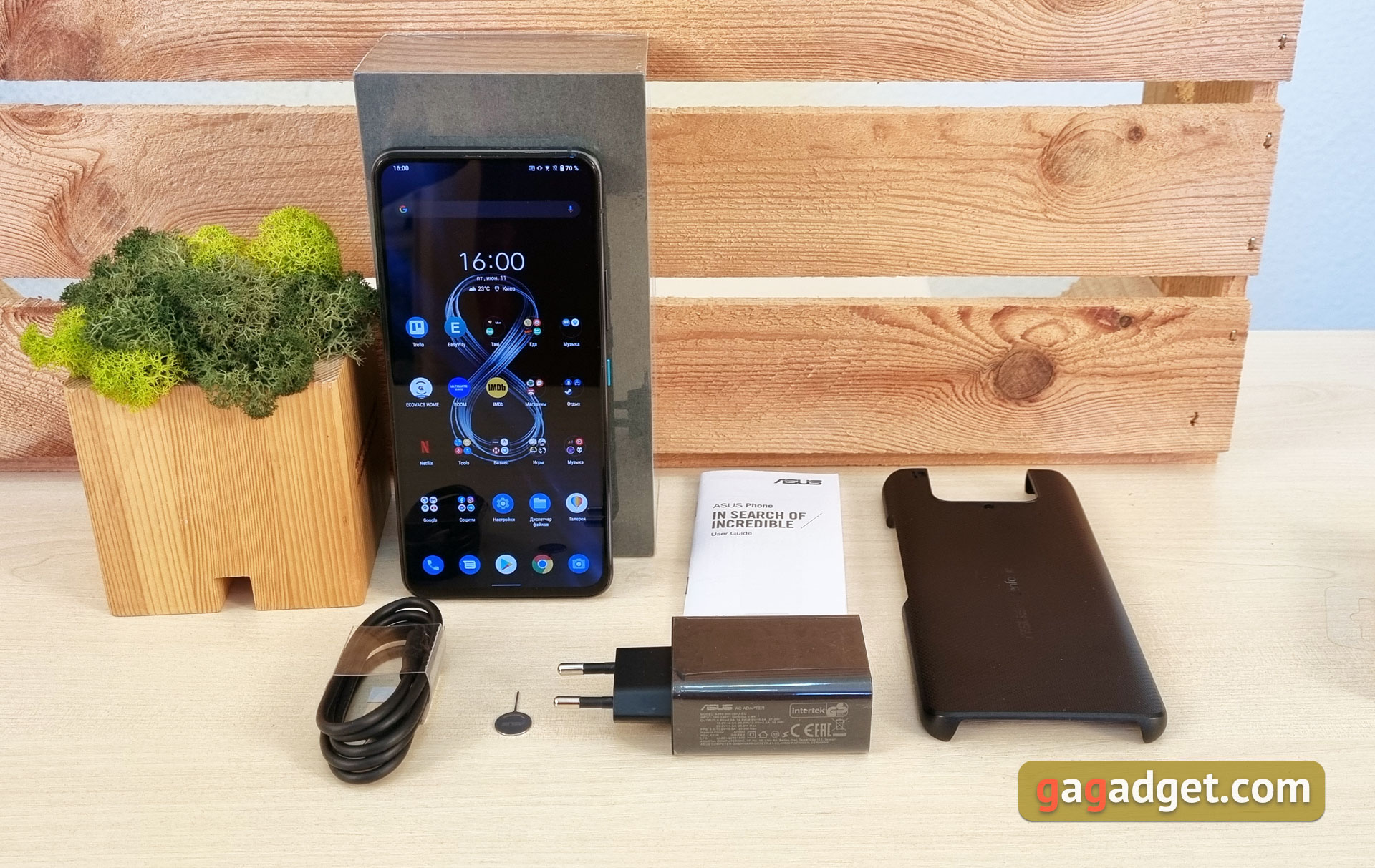 Обзор ASUS ZenFone 8 Flip: когда фронтальная камера на три объектива-3
