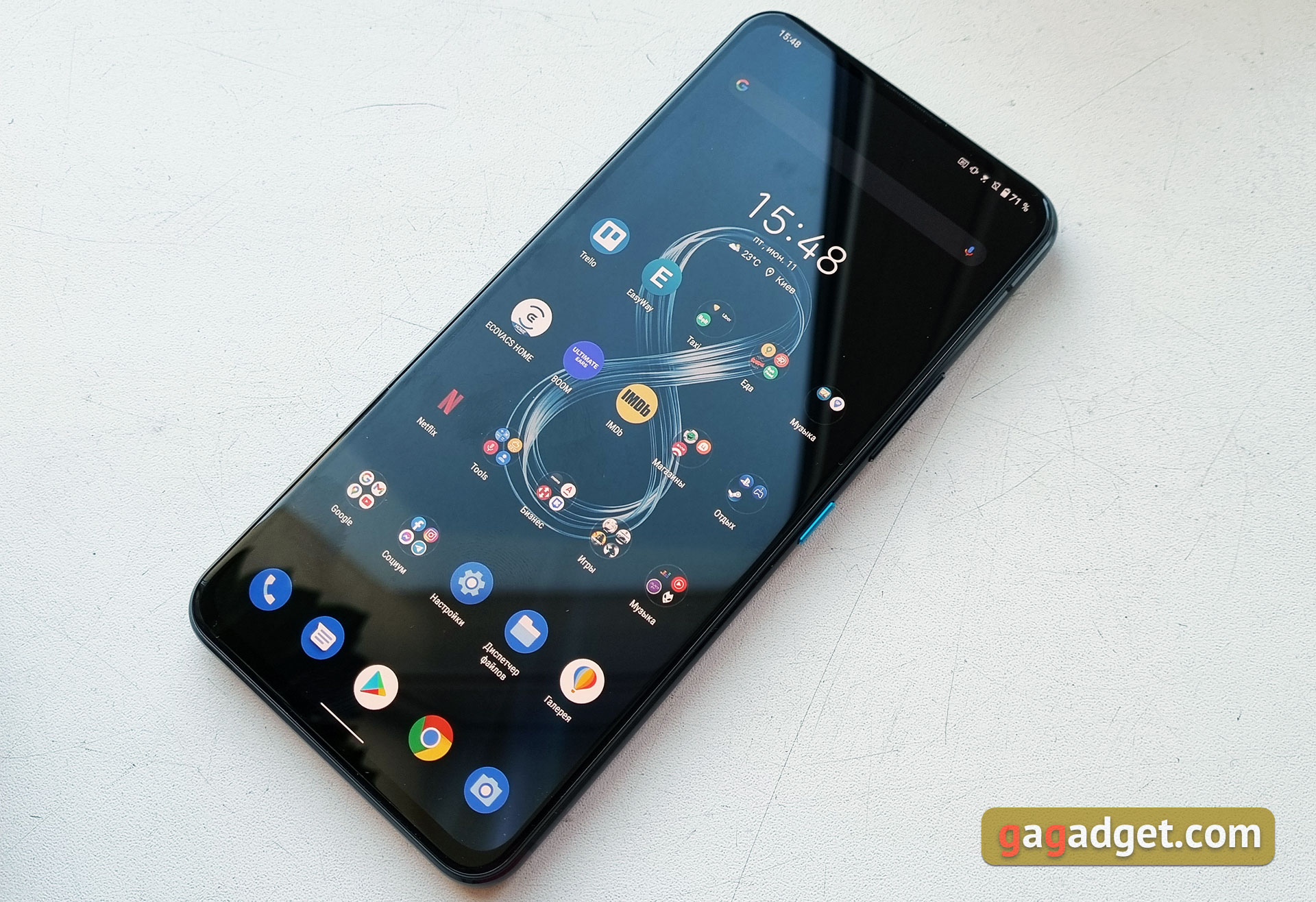 Обзор ASUS ZenFone 8 Flip: когда фронтальная камера на три объектива-27