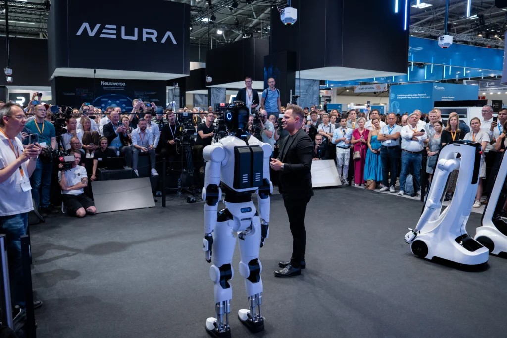 Mock-up of the 4NE1 robot at the presentation