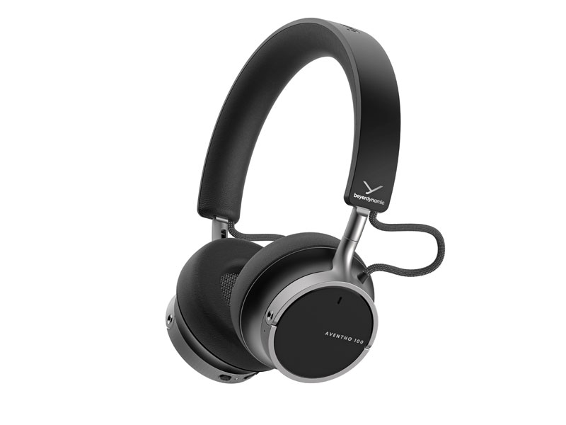 Перспективный вид черных наушников Beyerdynamic Aventho 100