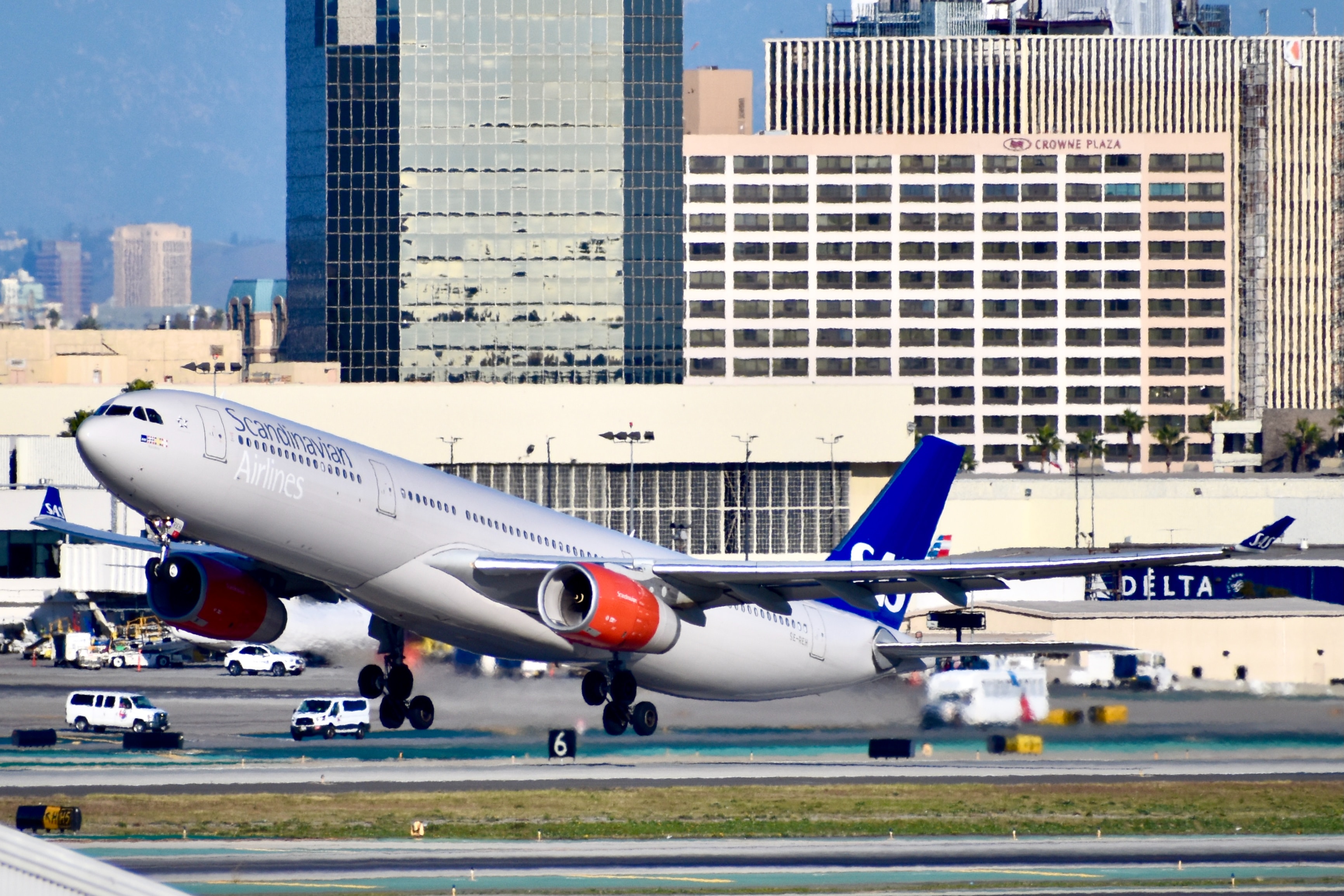 US senators have proposed banning facial recognition at airports