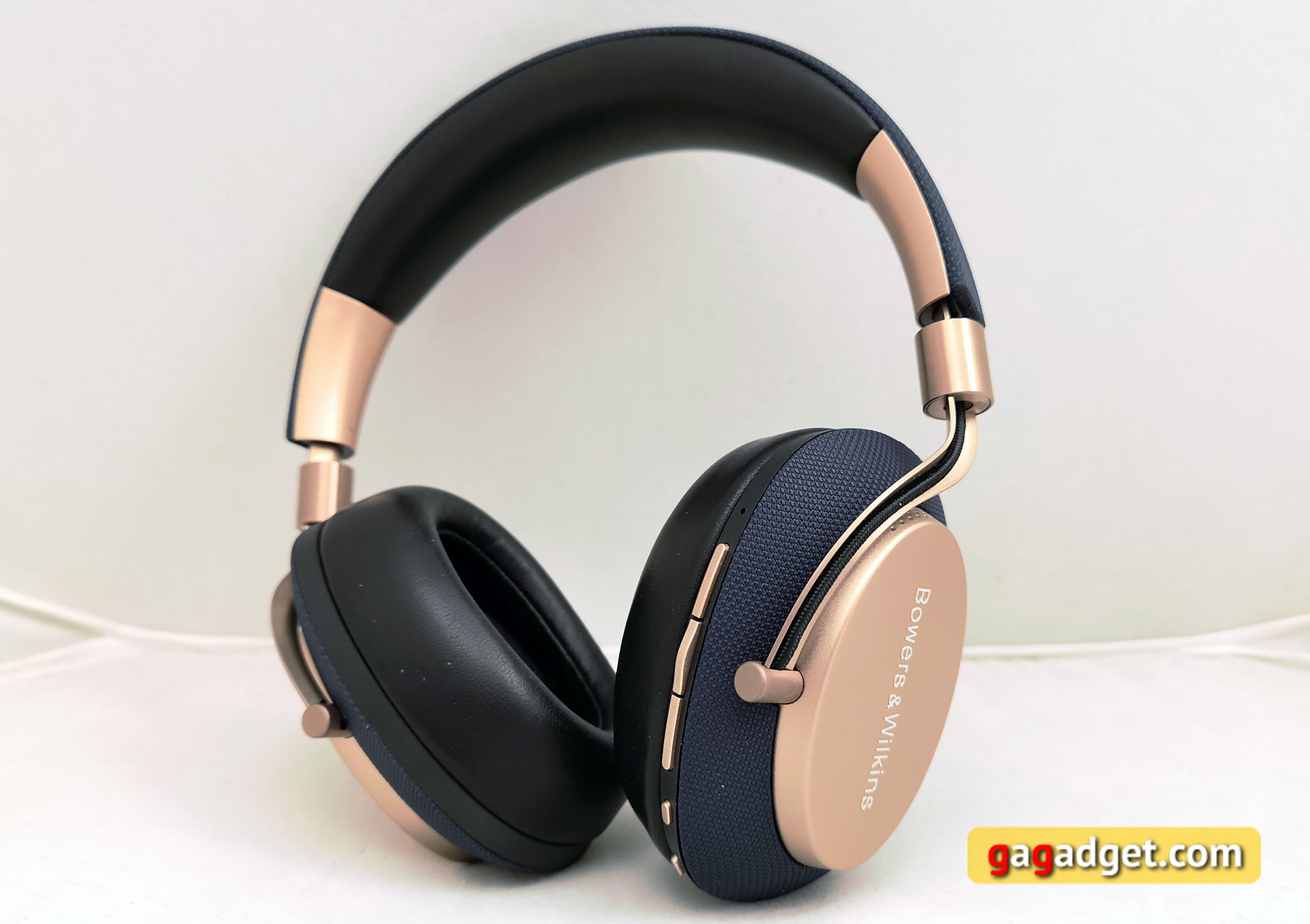 Bowers & Wilkins PX — внешний вид