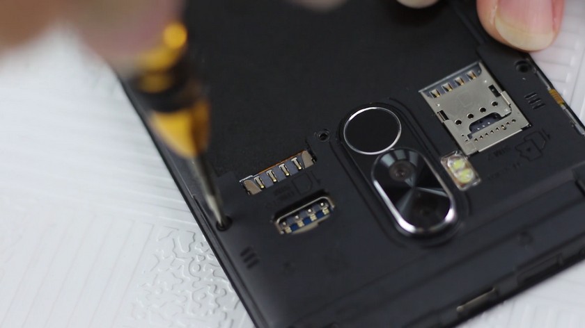 bluboo-d1-teardown-5-may-2.jpg