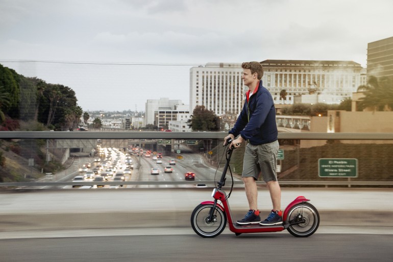 Mini CitySurfer: складной электроскутер по версии BMW-5