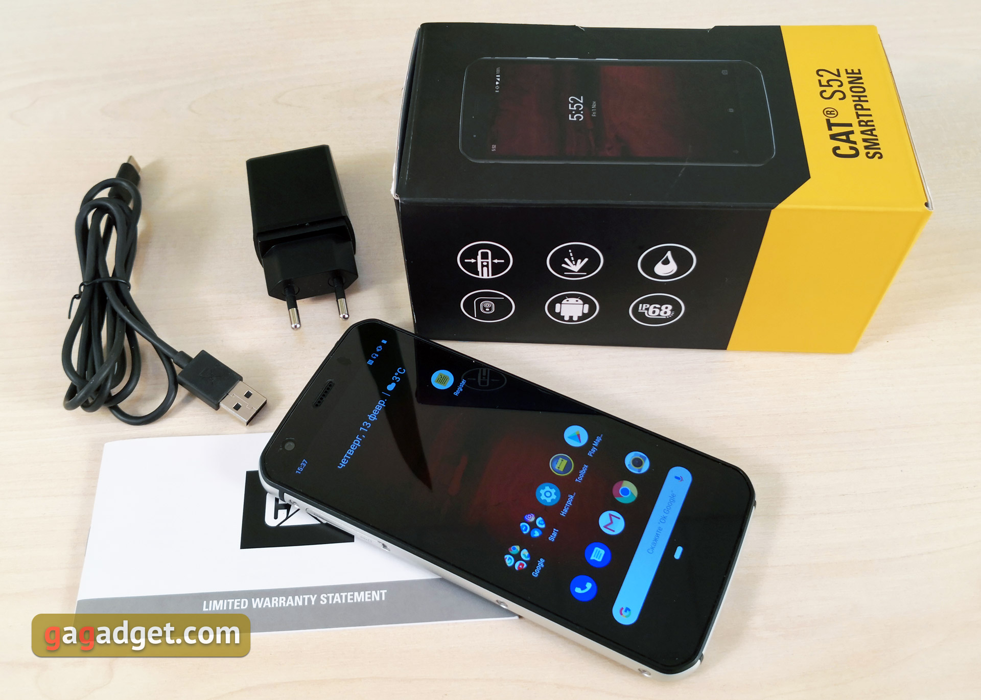 CAT S52 review: the "unbreakable" smartphone with a human face and NFC-4