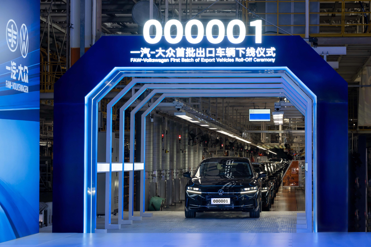 Перша партія експортних автомобілів виробництва FAW-Volkswagen