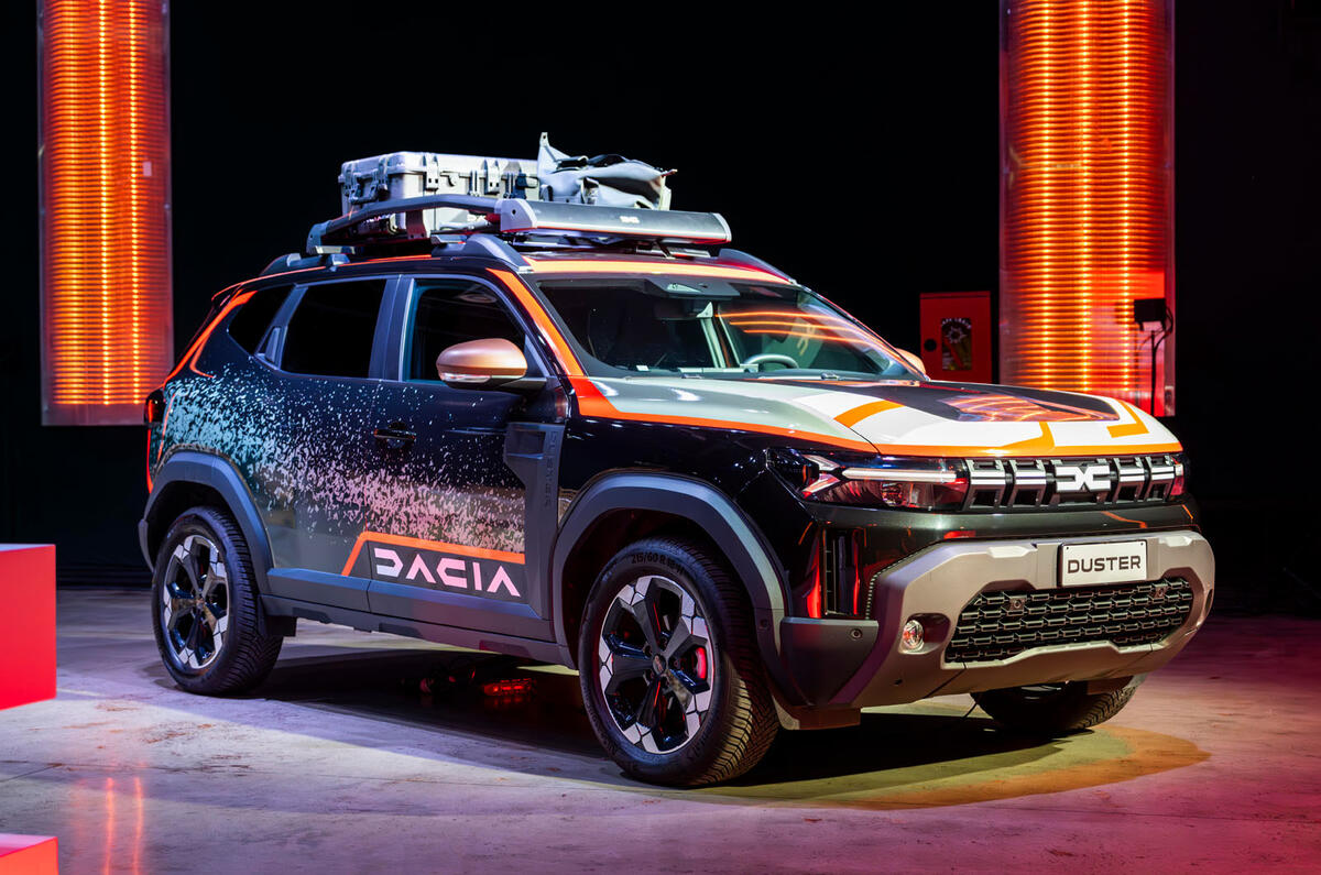 Dacia Duster Soul of Dakar, front quarter.
