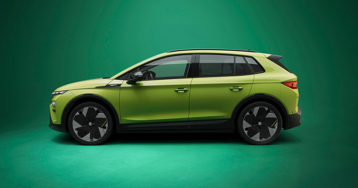 Side view of the Skoda Elroq RS