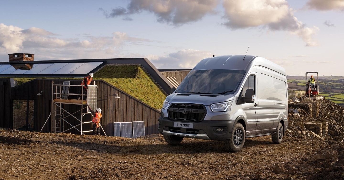 Ford Transit Trail на природі