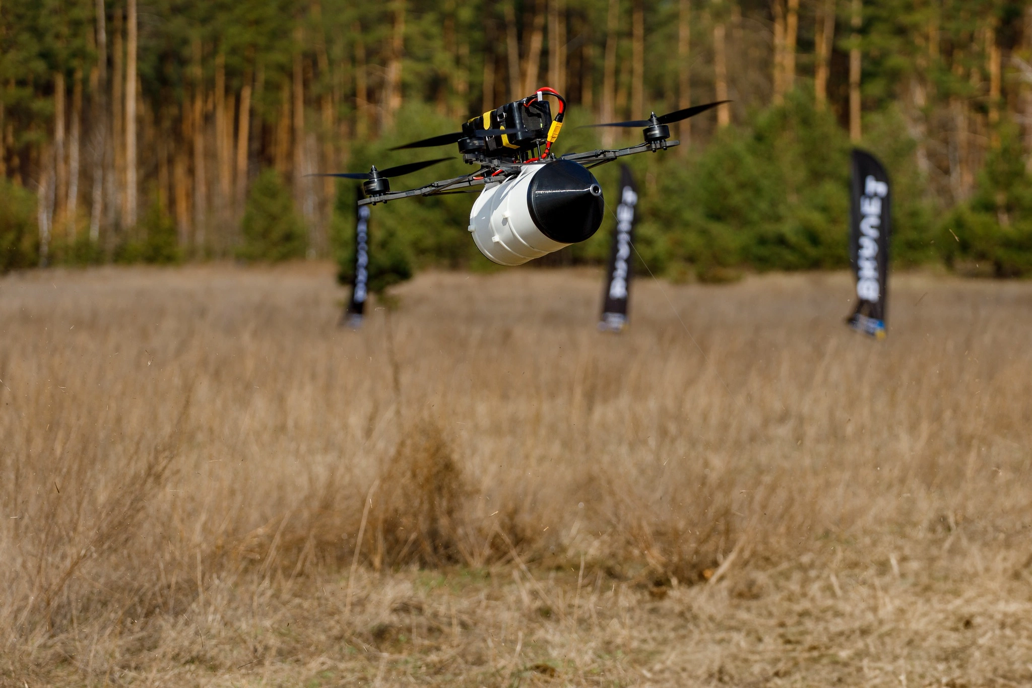 Украинский FPV-дрон на оптоволокне