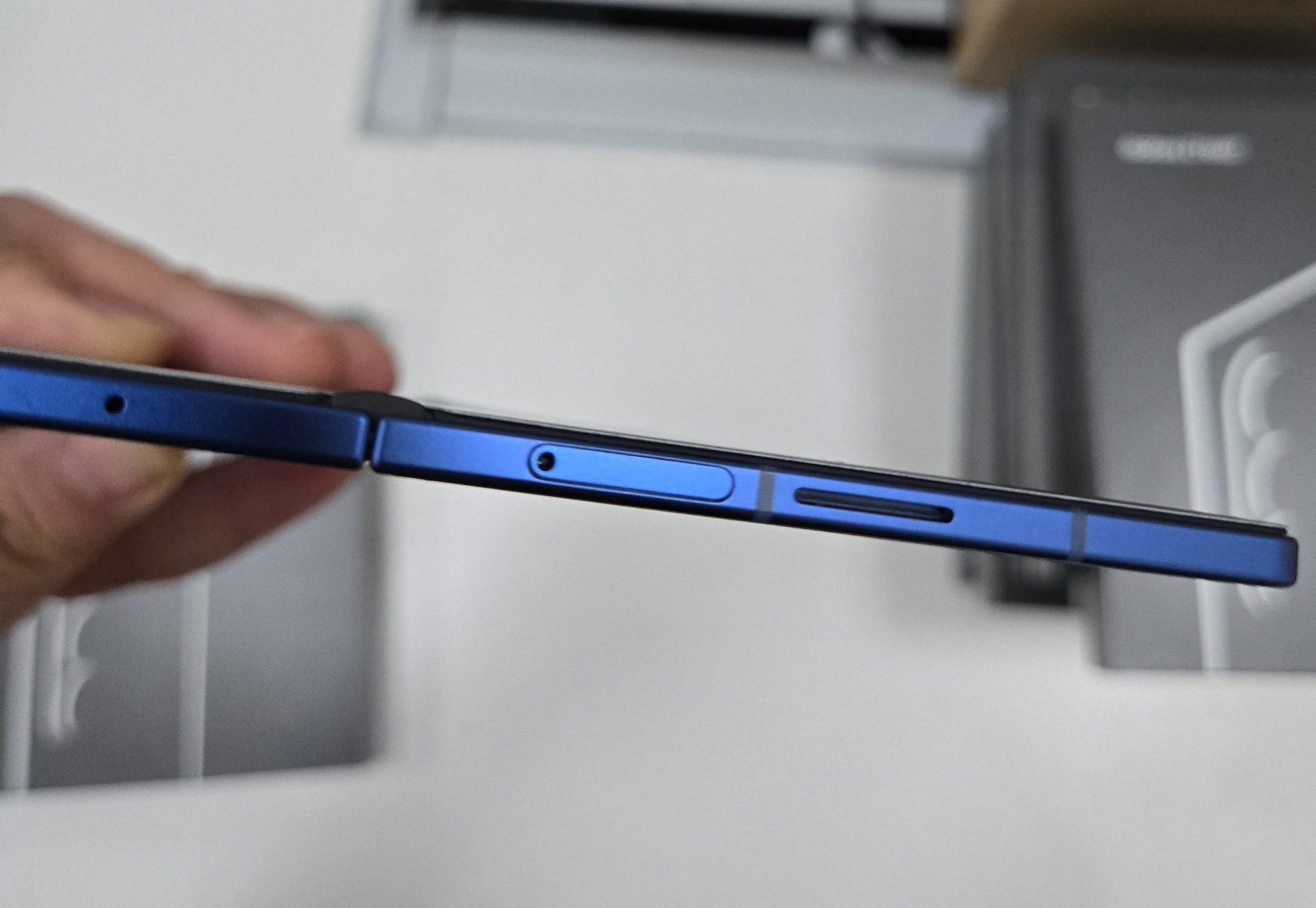 Тонкий профіль Galaxy Z Fold 7