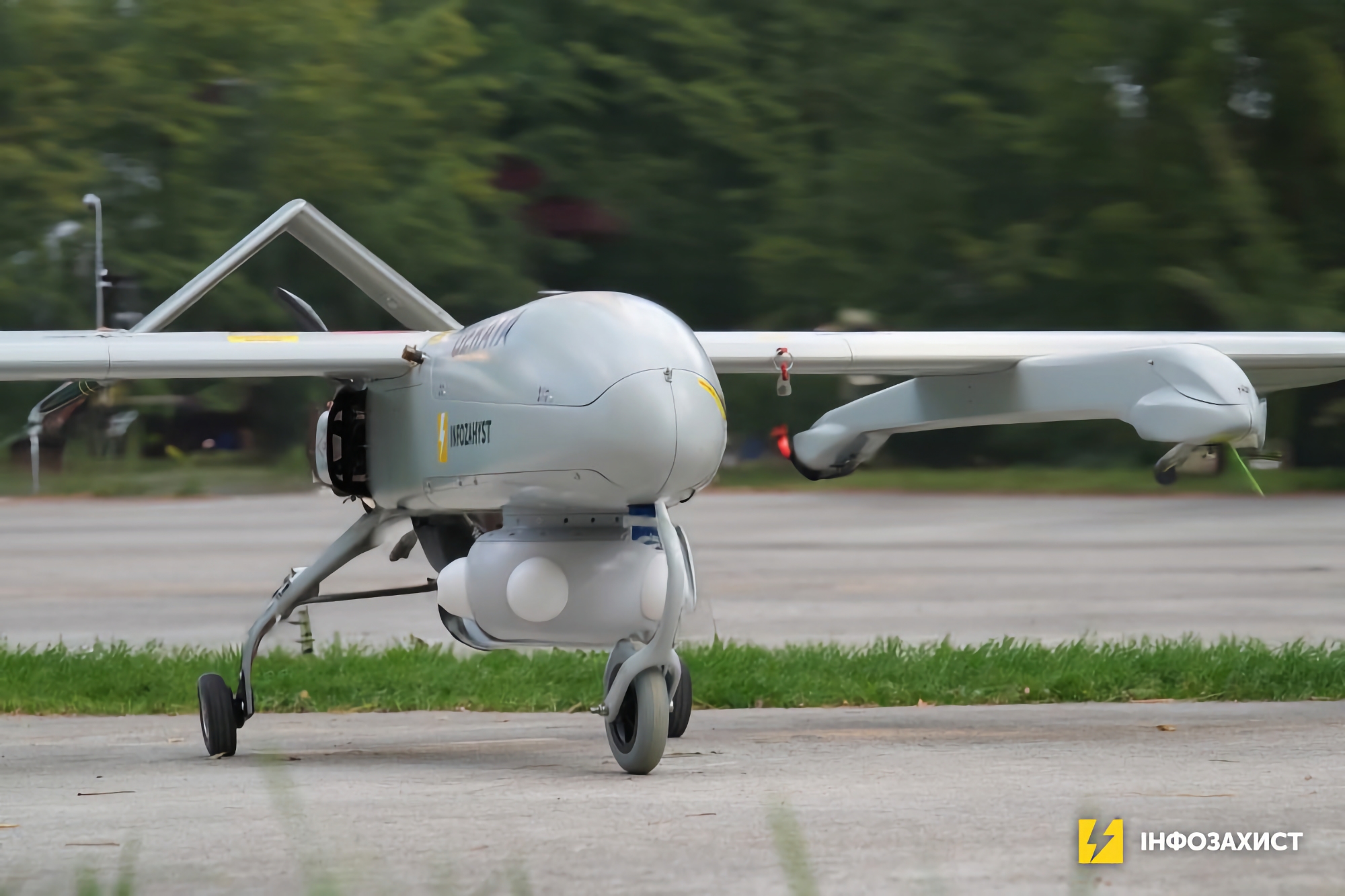 L'Ukraine commence à tester un nouveau drone de reconnaissance, le Gekata, qui pourra rester en l'air jusqu'à 12 heures et détecter des cibles à une distance allant jusqu'à 450 km.