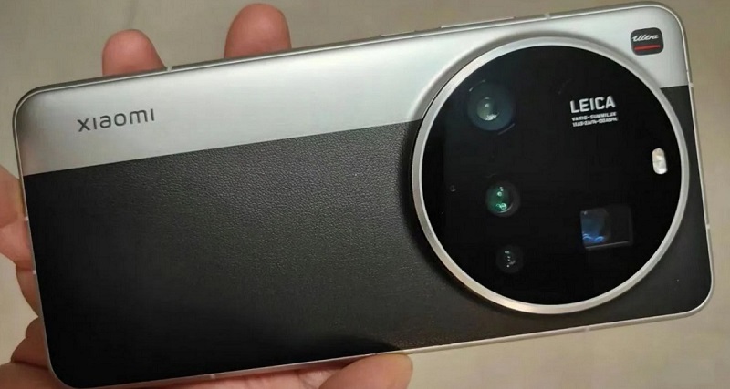 Photo of the back panel of Xiaomi 15 Ultra